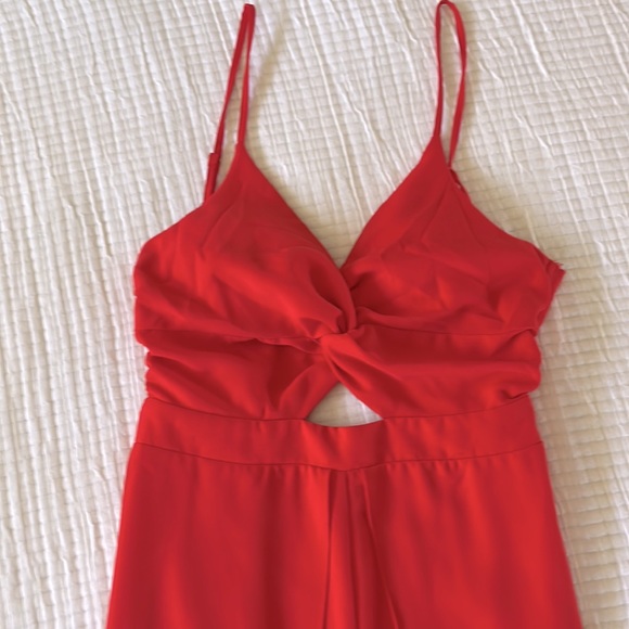 Sleek And Stylish Red Jumpsuit - Picture 4 of 7